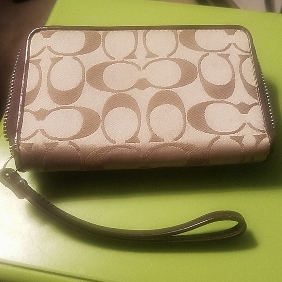 Coach signature canvas wristlet wallet - Picture 2 of 5